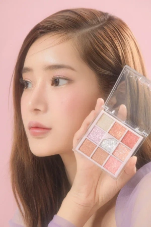 Палетка теней для век с глиттерами Glitterpedia Eye Palette N°1 All of Glitter