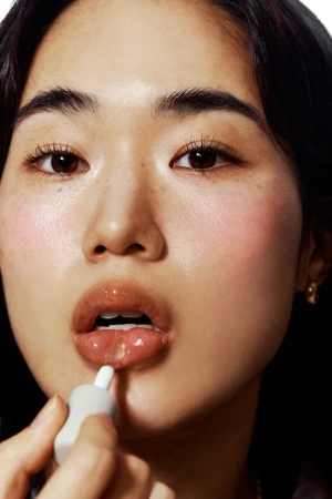 Глянцевый тинт-плампер для губ Sisua Popcorn Syrup Lip Plumper No. 100 Unicorn Salt