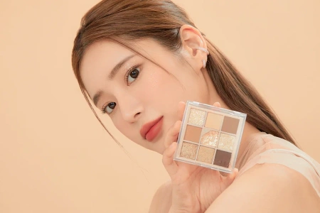 Палетка теней для век с глиттерами Glitterpedia Eye Palette N°2 All of Brown