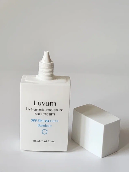 Солнцезащитный крем  с гиалуроновой кислотой 50 мл Bamboo Hyaluronic Moisture Sun Сream 