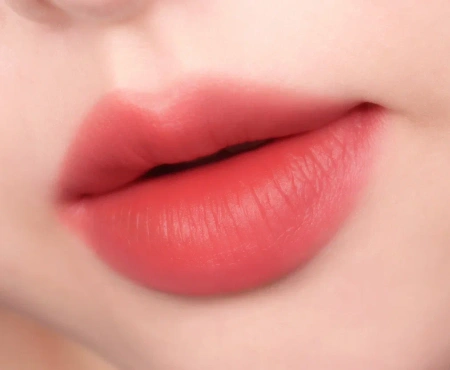 Тинт для губ с матовым финишем Luv Hug VelvetTint No.1 Be with