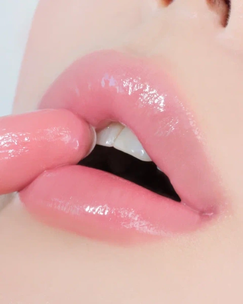 Тинт для губ с ягодным ароматом №1  Sisua Berry Shot Lip Tint No. 1 White Berry